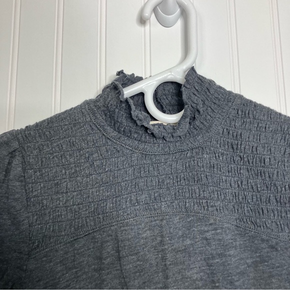 We The Free Top XS Gray Long Sleeve Boho Peasant Casual Fall - Picture 5 of 9